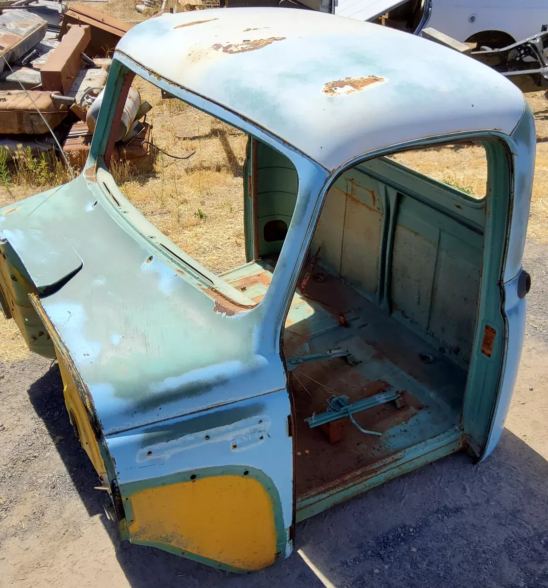 1954 International Harvester R120 Cab
