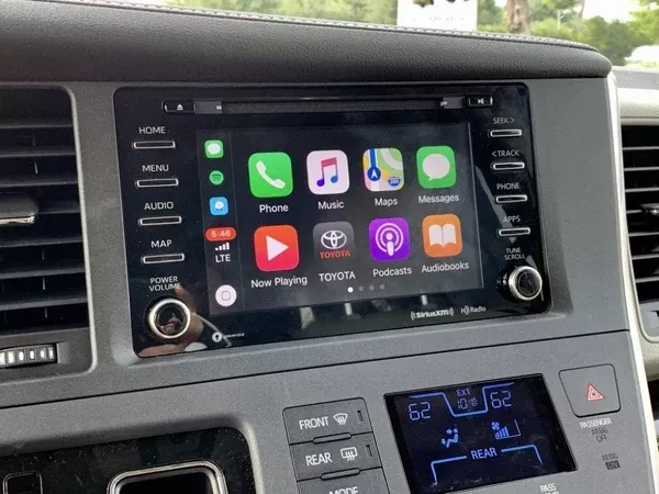 2015-2020 Toyota Sienna Entune 3.0 Radio with Apple CarPlay and Android Auto
