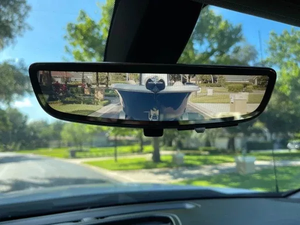 2017-2020 GM Full-Size SUV Factory OEM Digital Rear View Camera Mirror Full-LCD Display for Tahoe Suburban Yukon Escalade