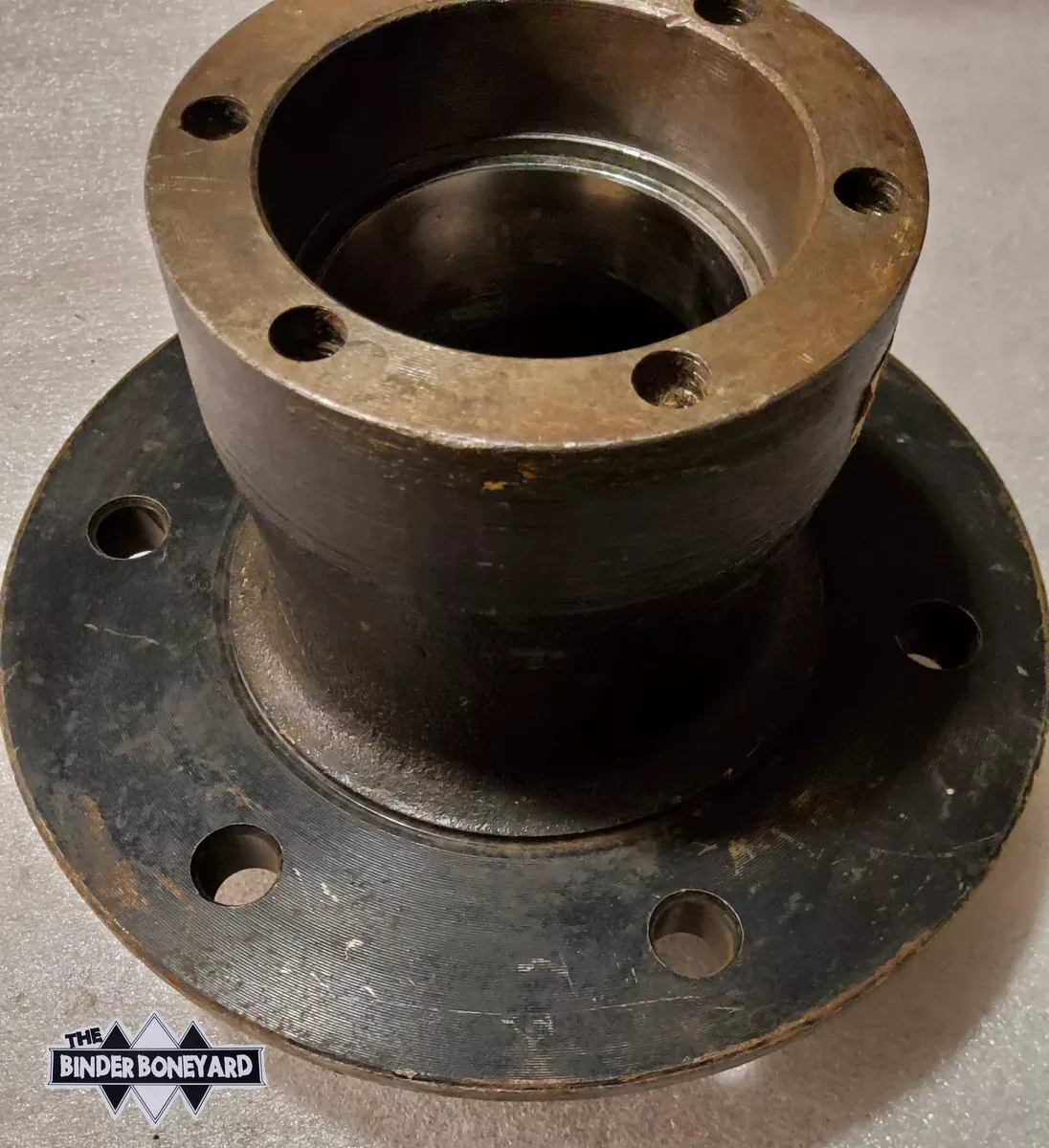 NOS International IH1961-1968 pickup travelall travelette Rear Hub For 6 Lug 3/4 Ton 90221R91