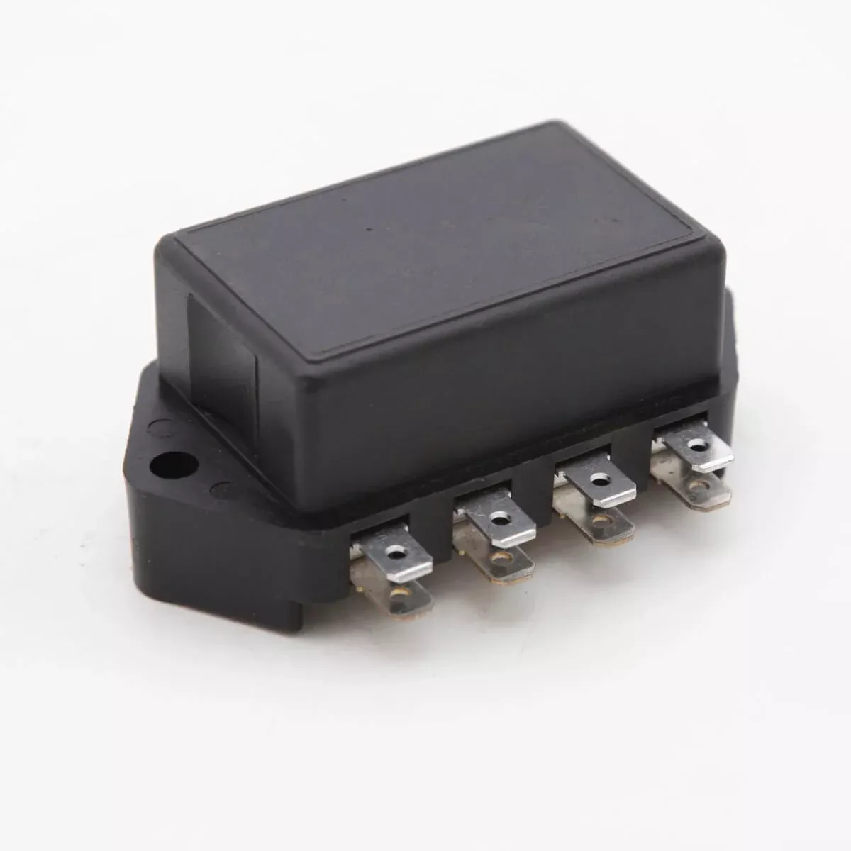 tr6-37420 Fuse Box Assembly